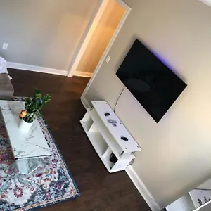 Modern Comfy Renovated Apartment