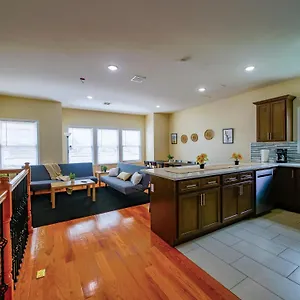 Pleasing 3br Apt, Mins To Nyc Apartment